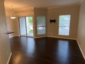 6000-10 Shepherd Mountain Cove, Unit 1008 in Austin, TX - Building Photo - Building Photo