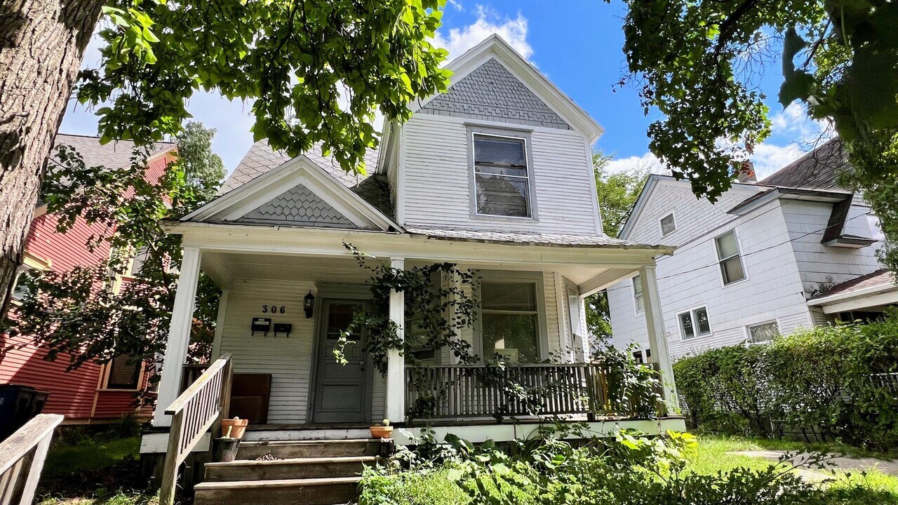 306 Hollister Ave SE-Unit -Apt 2 in Grand Rapids, MI - Foto de edificio