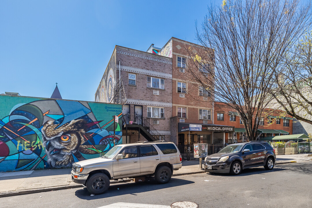 614A Kosciuszko St in Brooklyn, NY - Foto de edificio