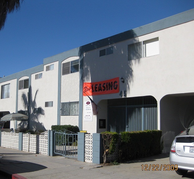 45 Rose Ave in Venice, CA - Building Photo