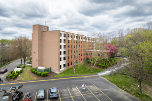 The Falls at River Point Apartments