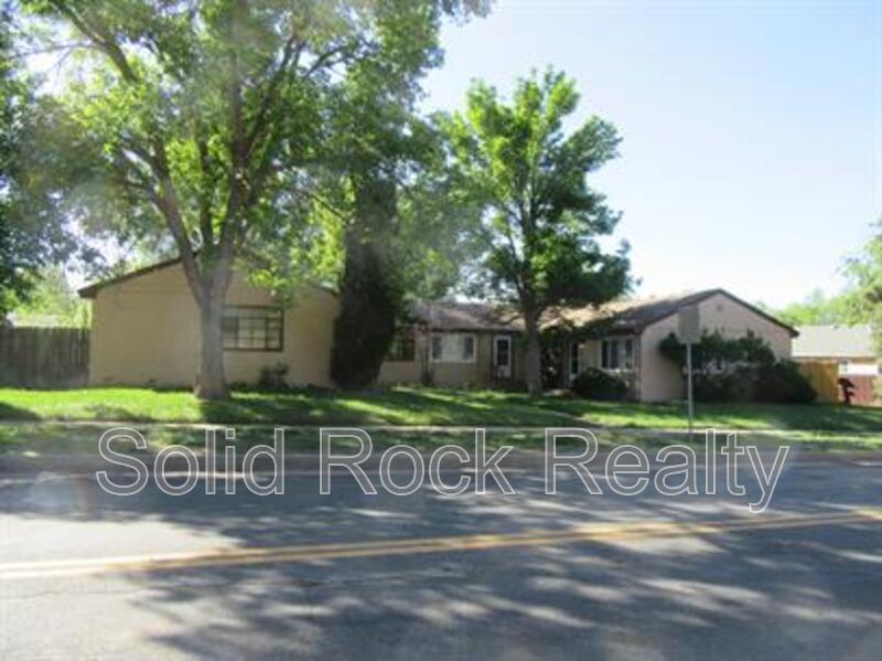 411 N 30th St in Colorado Springs, CO - Building Photo