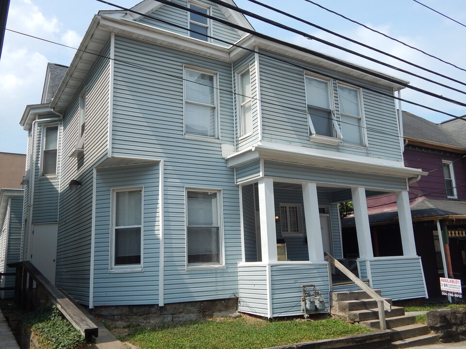 134 Fayette St in Morgantown, WV - Building Photo