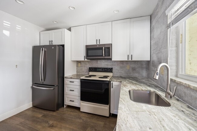 property at 1450 N Riverside Dr