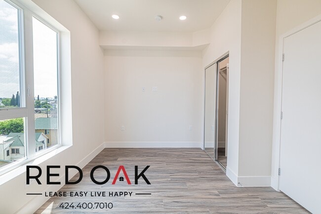 property at 1037 Dewey Ave