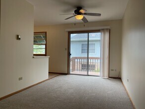 350 College St in Crystal Lake, IL - Building Photo - Building Photo