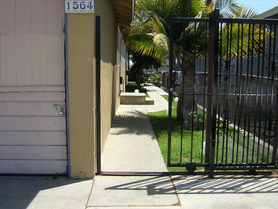 1564 W 205 St in Torrance, CA - Building Photo