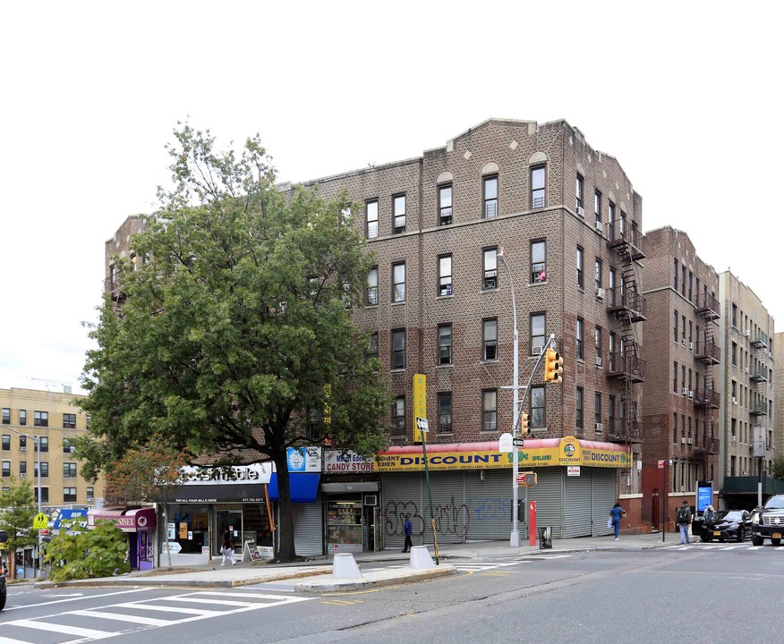 1605 Walton Ave in Bronx, NY - Building Photo