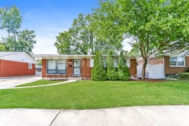 15612 Woodlawn E Ave