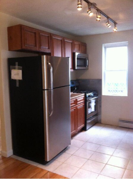 27 Mount Vernon St, Unit 1 in Somerville, MA - Building Photo