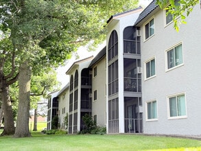 Morada in Crystal, MN - Building Photo - Building Photo