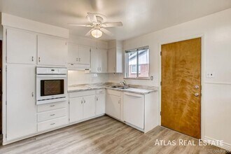 1304 W Crestline Ave in Littleton, CO - Building Photo - Building Photo