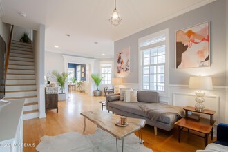 43 Peters Pl in Red Bank, NJ - Building Photo - Building Photo