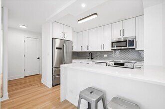 88 W Schiller St in Chicago, IL - Building Photo - Building Photo