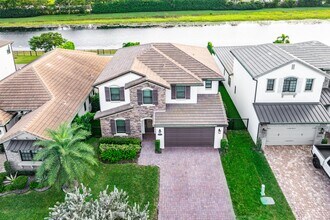 8835 Grand Prix Ln in Boynton Beach, FL - Building Photo - Building Photo