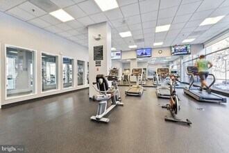 800 4th St SW, Unit s819 in Washington, DC - Building Photo - Building Photo