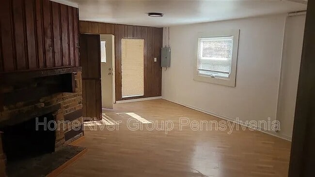 6037 Poketa Rd in Verona, PA - Building Photo - Building Photo