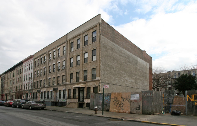 300A Jefferson St in Brooklyn, NY - Building Photo - Building Photo