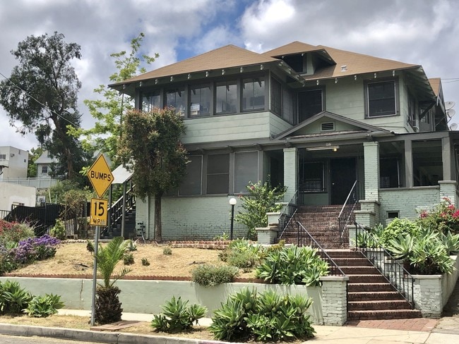 937 N Benton Way, Unit 3