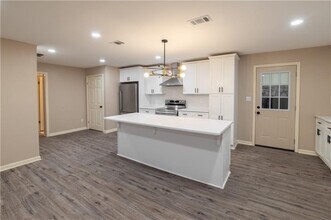 2431 Crestview Ave in Decatur, GA - Building Photo - Building Photo