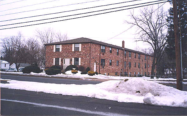 Twin Pines in Lansdale, PA - Building Photo