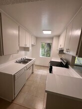 4424 Woodman Ave, Unit 305 in Los Angeles, CA - Building Photo - Building Photo
