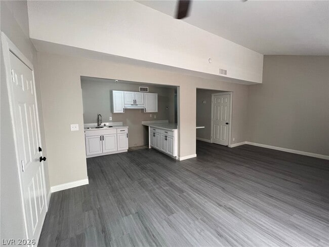 property at 5237 Garden Ln