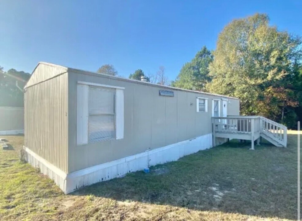 2 Water Oak Ln in Hazlehurst, GA - Building Photo