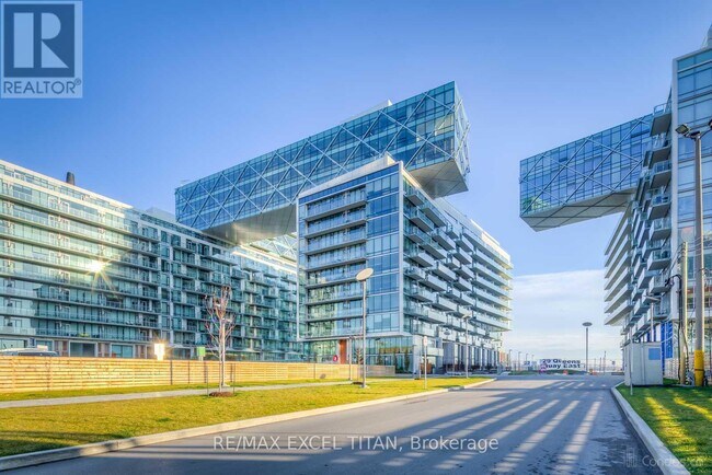 property at 39 Queens Quay E