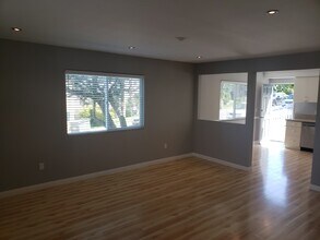 1906 Rockefeller Ln, Unit A in Redondo Beach, CA - Foto de edificio - Building Photo