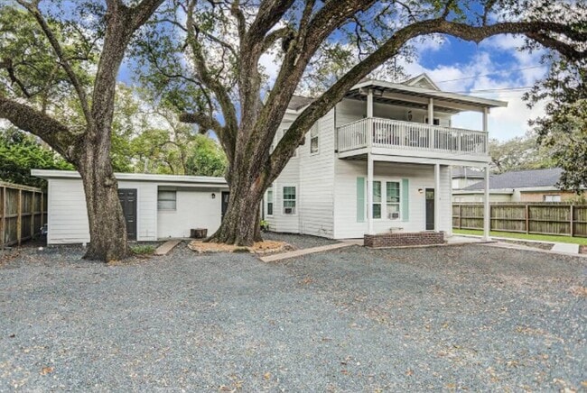 property at 511 W Cleveland St