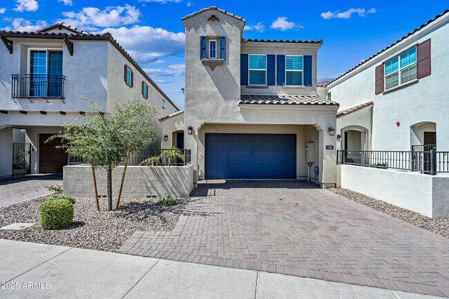 property at 1534 E Shannon St