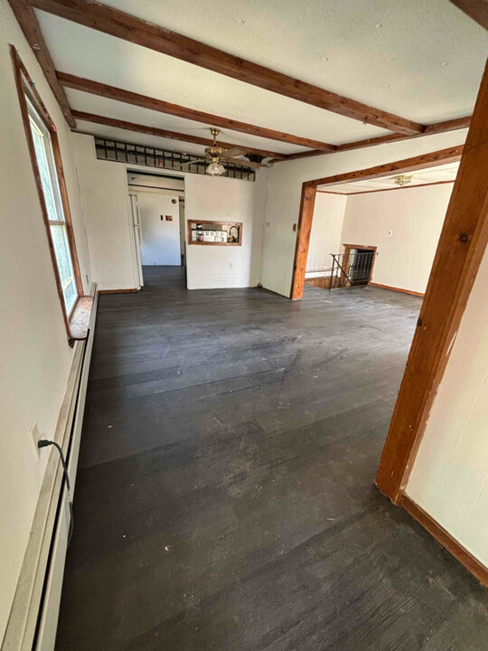 310 W Patterson St in Lansford, PA - Building Photo