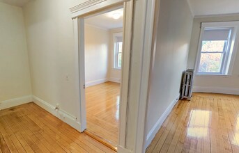 1824 Beacon St in Brookline, MA - Building Photo - Building Photo