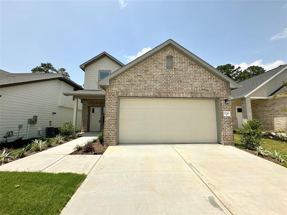 12143 Ridge Top Dr in Conroe, TX - Building Photo