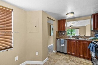 3906 NW 90th Ave in Sunrise, FL - Building Photo - Building Photo