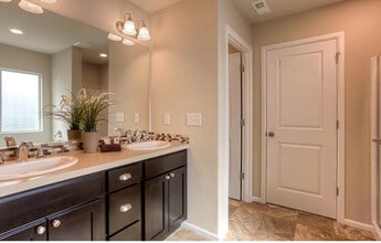 3405 Juno St NE in Lacey, WA - Building Photo - Building Photo