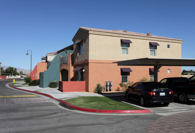 Fuente De Paz Apartments in Coachella, CA - Foto de edificio - Building Photo