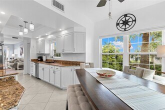 4140 Bayhead Dr in Bonita Springs, FL - Foto de edificio - Building Photo