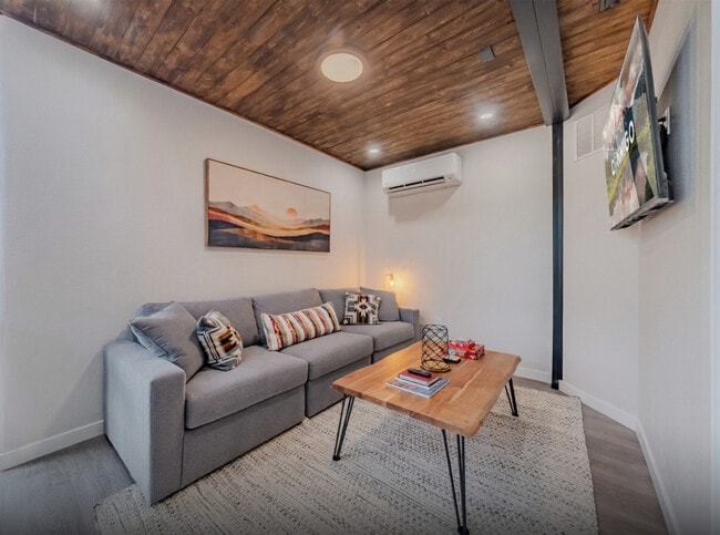 property at 736 W Rider Dr