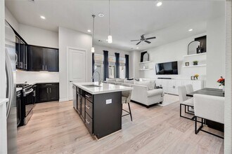 108 Knightsbridge Park Ln in Houston, TX - Building Photo - Building Photo