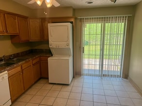 1616 Spring Valley Dr in Huntington, WV - Building Photo - Building Photo