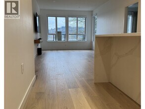 3873 Cates Lndg Wy in North Vancouver, BC - Building Photo - Building Photo