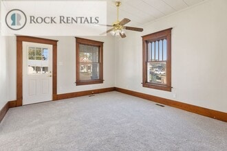 417 W 11th Ave in Hutchinson, KS - Building Photo - Building Photo