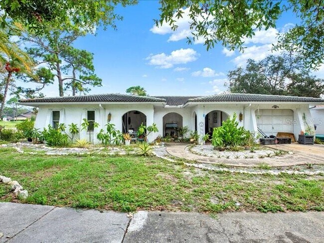 601 Ivey Ln in Tarpon Springs, FL - Building Photo - Building Photo