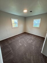 4939 Mt Vernon Park Dr in Fort Wayne, IN - Building Photo - Building Photo