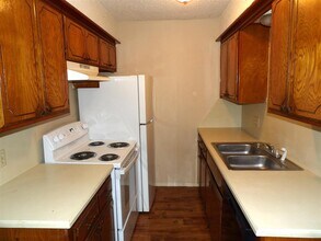 6405 NW Oak Ave in Lawton, OK - Foto de edificio - Building Photo