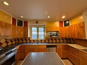 2225 S Madison St in Spokane, WA - Building Photo - Building Photo