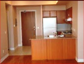 60 Disera Dr in Vaughan, ON - Building Photo - Building Photo