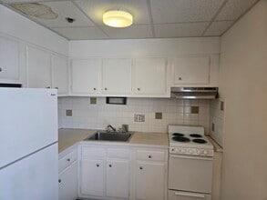 90 Sutton St, Unit 10C in North Andover, MA - Foto de edificio - Building Photo